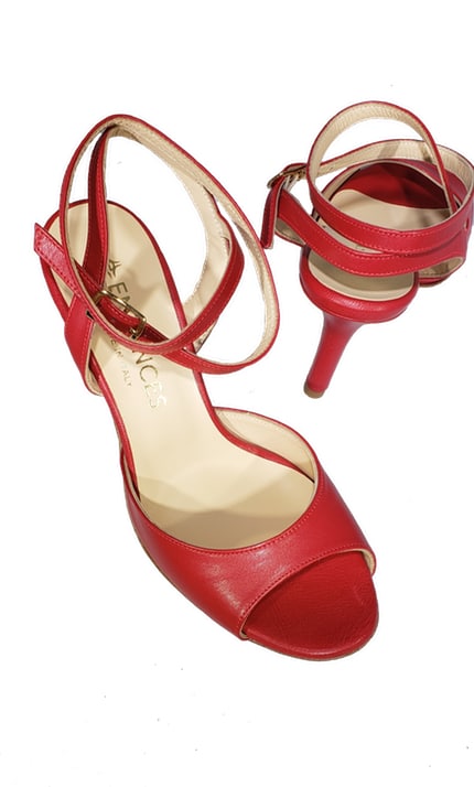 red tango shoes made in Italy, jpg 29 KB