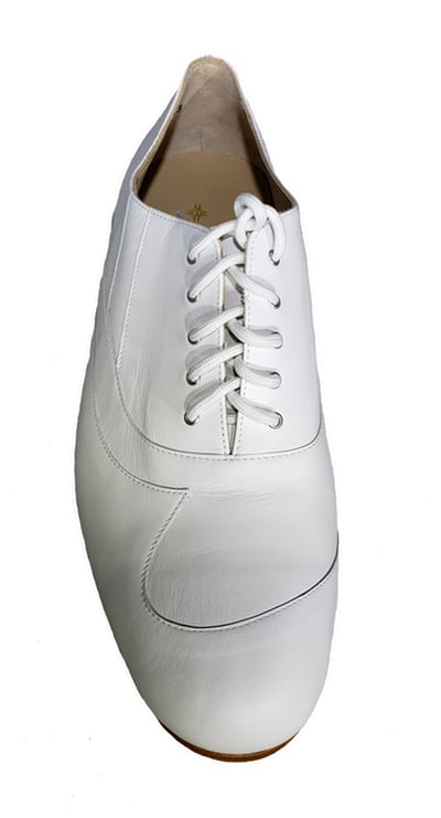 white tango shoe.jpg 142 kB