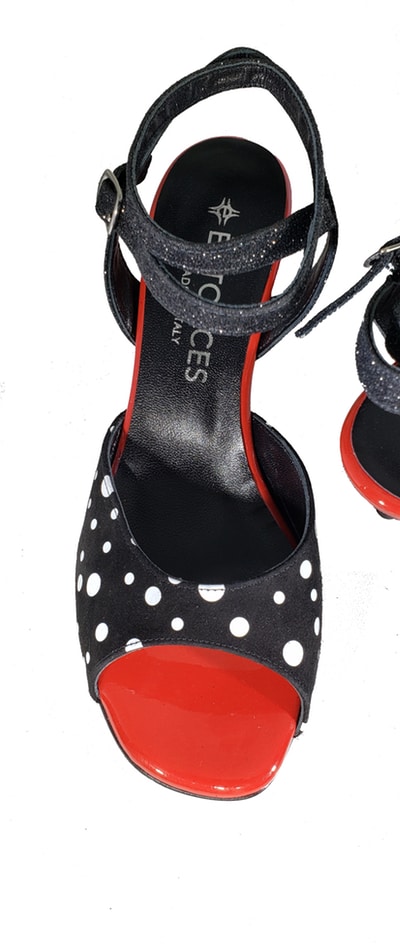 low heel polka-dots tango shoe, jpg 247 KB