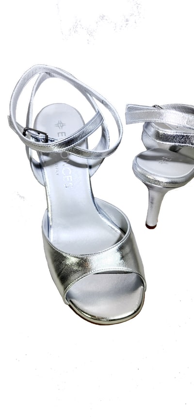 Silver tango shoe. Entonces. Made in Italy. jpg 186 KB